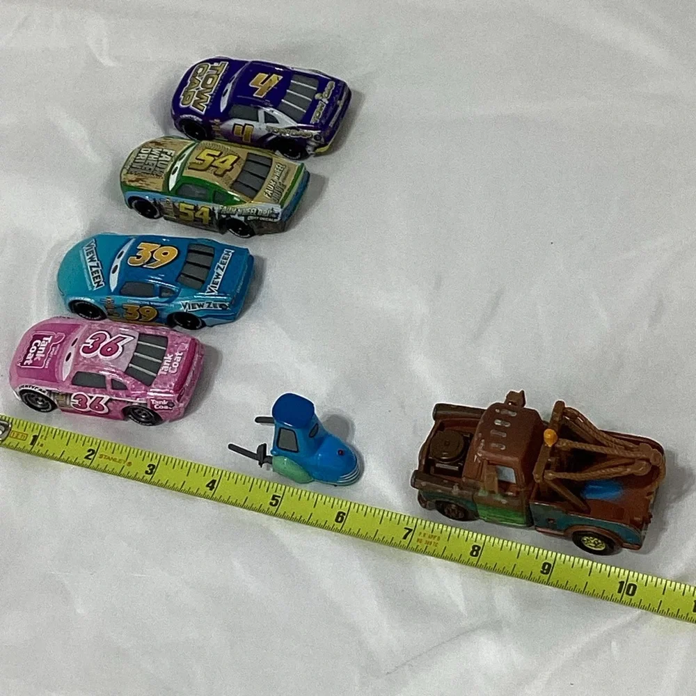 Disney Cars Movie Cars Lot of 7 Lightning McQueen Tank Coat Tow Cap Mater Lot CC - Picture 7 of 10